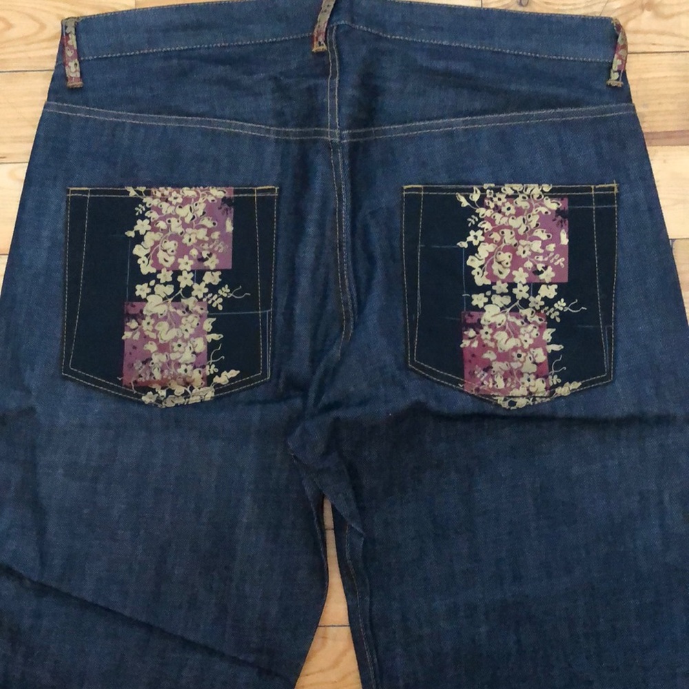 Jeans - Picture 2 of 5